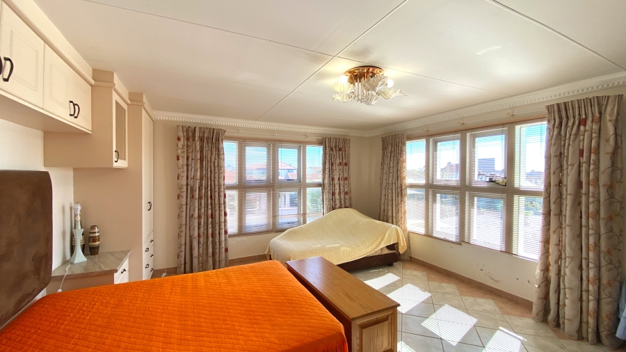 4 Bedroom Property for Sale in Port Owen Western Cape